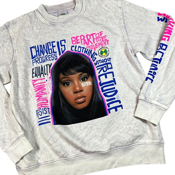 Cross Colours NWT Women's Size Small Left Eye Graphic Pullover Sweatshirt - Picture 2 of 9